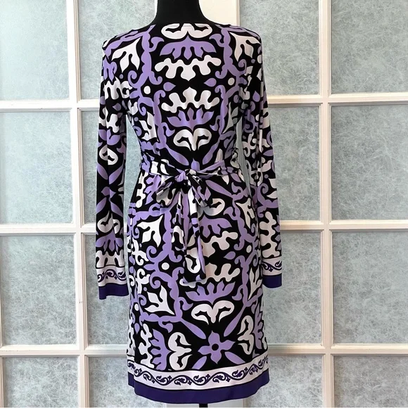 Nicole Miller Size 8 Faux Wrap Dress Scroll Design V Neck Purple Black Stretch - Picture 3 of 10